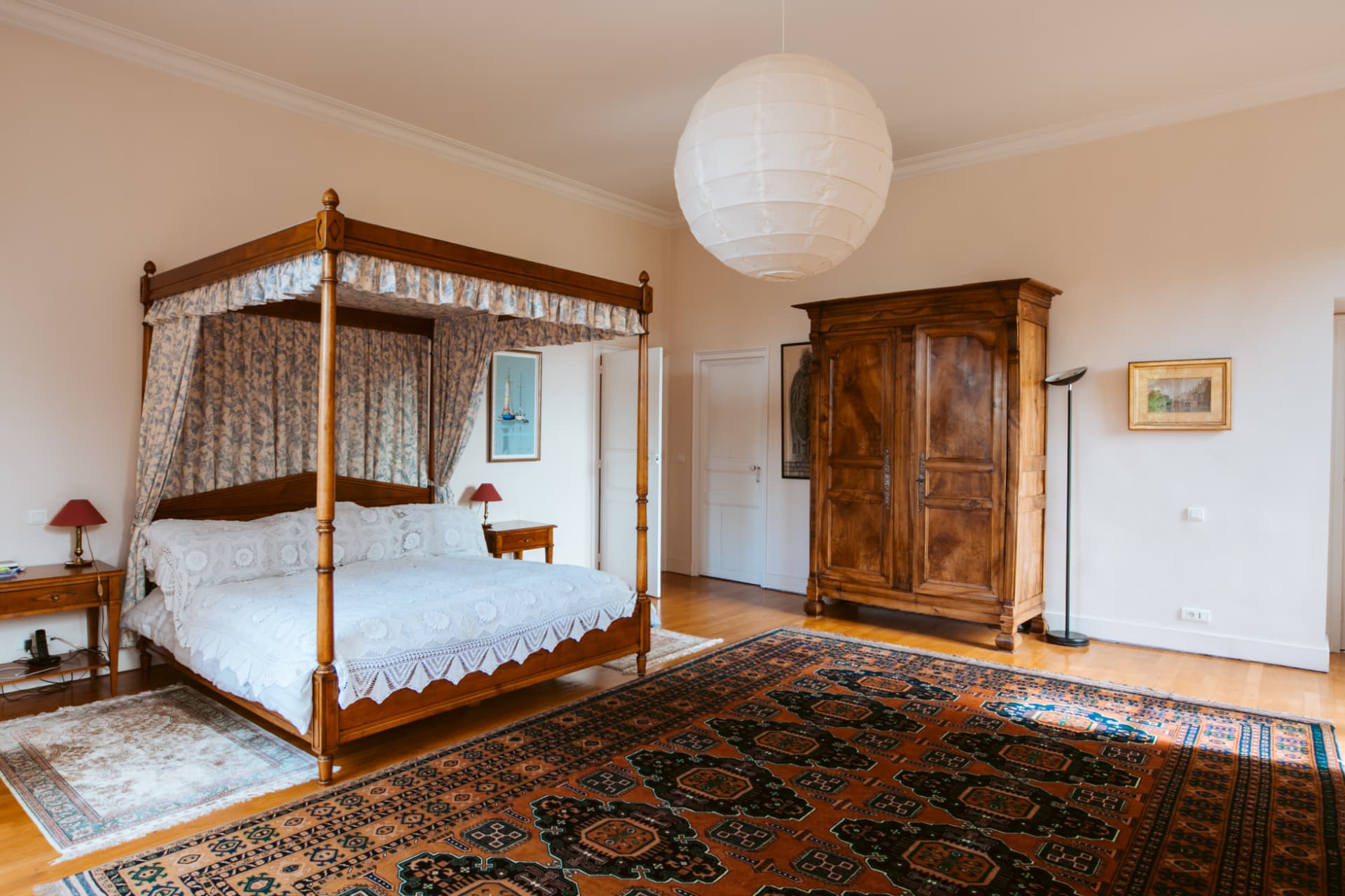 A four-poster bedroom in the château